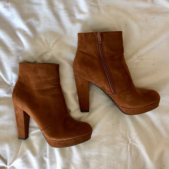 Suade high heel booties - Picture 2 of 3